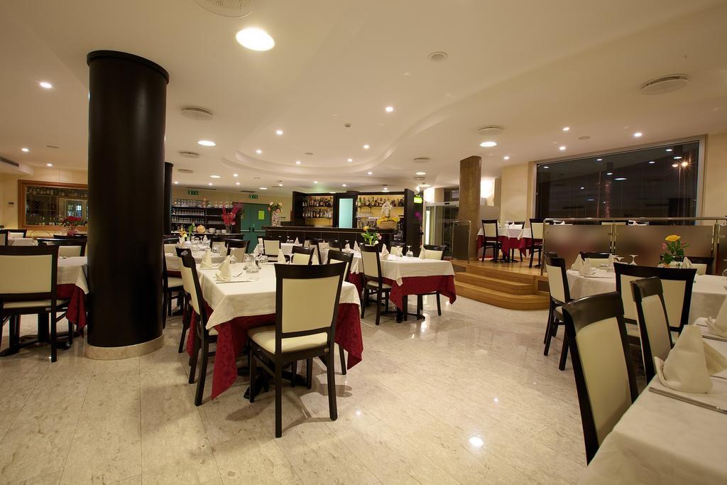 Hotel 5 Vie Almenno San Salvatore エクステリア 写真