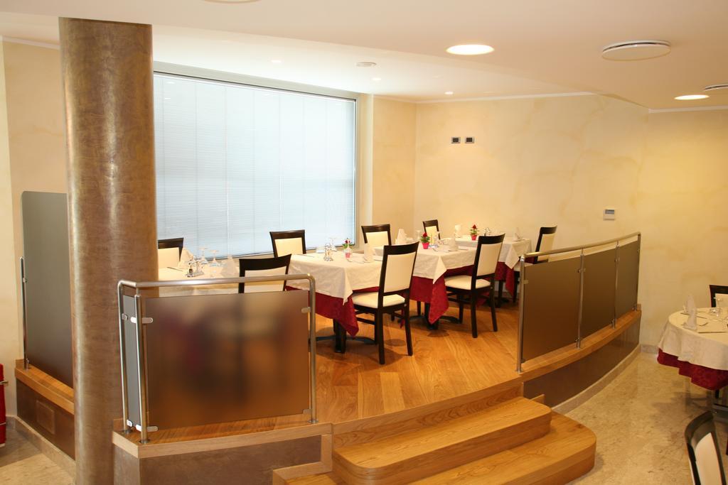 Hotel 5 Vie Almenno San Salvatore エクステリア 写真